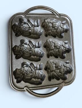 Cast iron vintage Santa Claus Christmas cake cookie cornbread mold pan Taiwan
